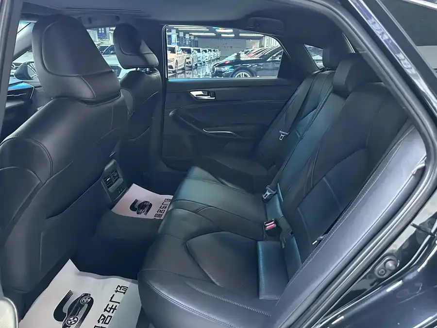 Toyota Avalon Asia Dragon 2022 2.5L Deluxe Edition 2023 — миниатюра 2