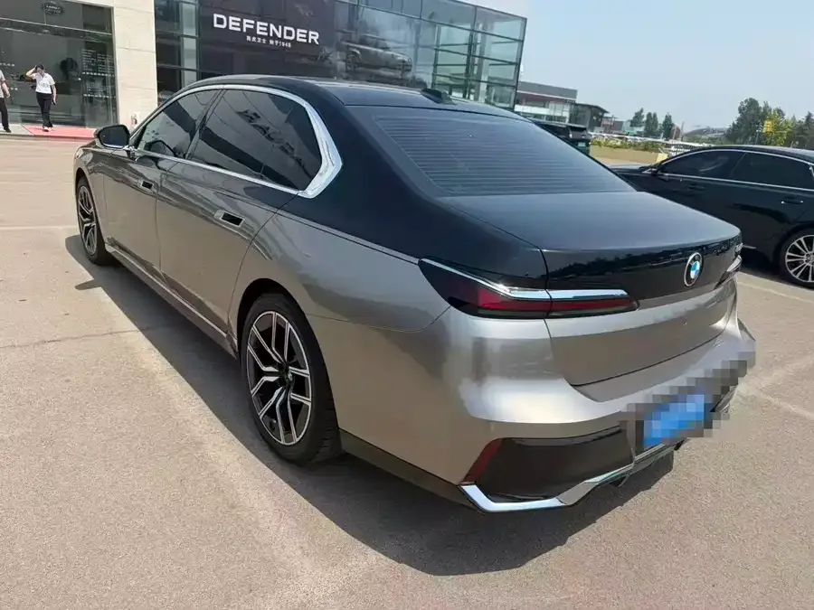 BMW 7 Series BMW 7 Series 2023 735Li M Sport Package 2024 — миниатюра 3