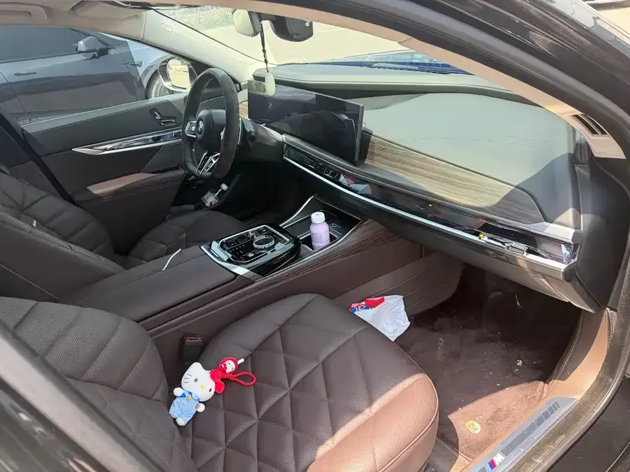 BMW 7 Series BMW 7 Series 2023 735Li M Sport Package 2024 — миниатюра 4
