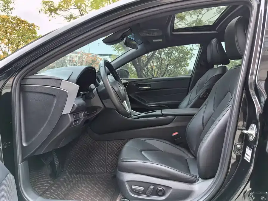 Toyota Avalon Asia Dragon 2022 2.0L Deluxe Edition 2024 — миниатюра 4
