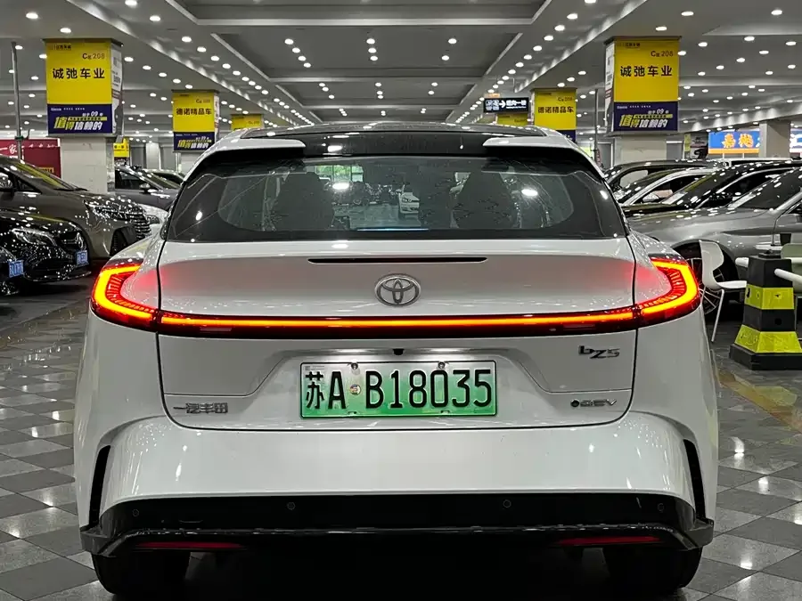 Toyota BZ 5 2025 550 PRO 2026 — миниатюра 2