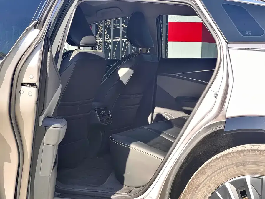 Toyota bZ Toyota bZ5 2025 550 JOY 2025 — миниатюра 5