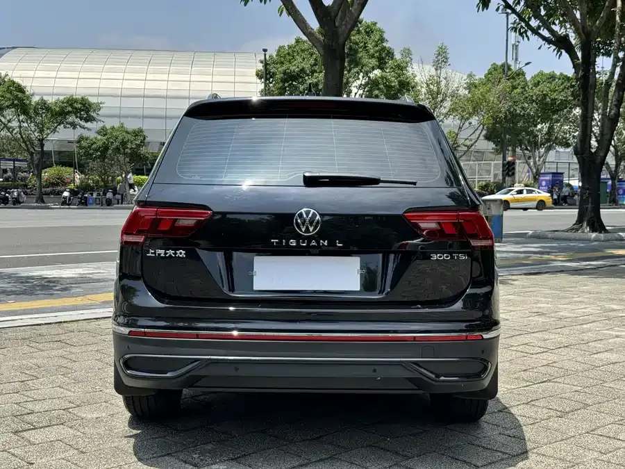 Volkswagen Tiguan L Tiguan L 2024 300TSI Automatic 2WD Smart Edition 2025 — миниатюра 2