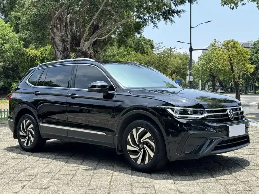Volkswagen Tiguan L Tiguan L 2024 300TSI Automatic 2WD Smart Edition 2025 — миниатюра 3