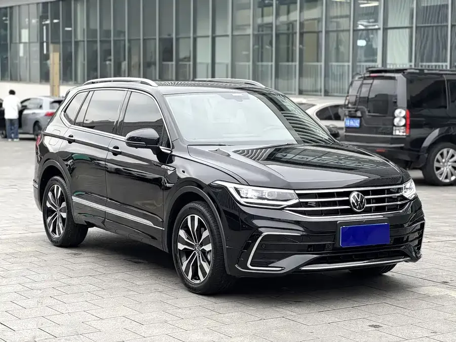 Volkswagen Tiguan L Tiguan L 2024 330TSI Automatic 2WD R-Line Enjoy Edition 2024 — миниатюра 3