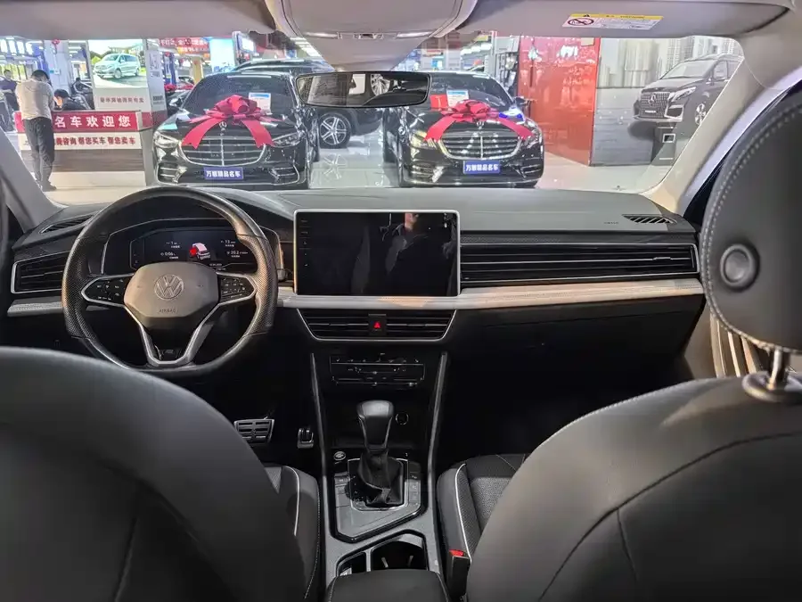 Volkswagen Tiguan L Tiguan L 2022 330TSI Automatic 2WD R-Line Enjoy Edition 2022 — миниатюра 3