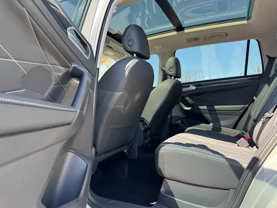 Volkswagen Tiguan L Tiguan L 2023 280TSI Automatic 2WD Trendy Limited Edition 2023 — миниатюра 5