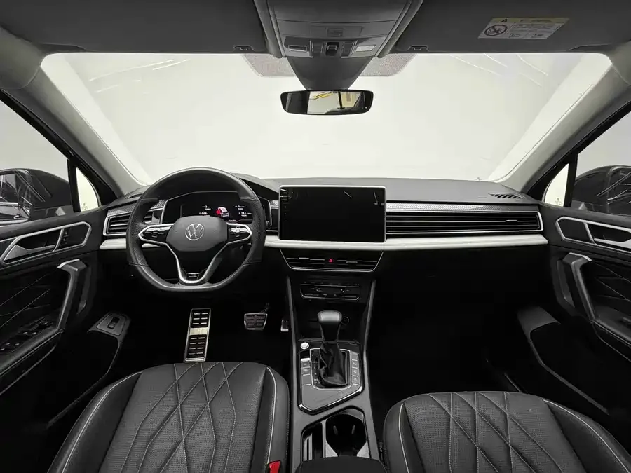Volkswagen Tiguan L Tiguan L 2022 330TSI Automatic 2WD R-Line Enjoy Edition 2022 — миниатюра 4