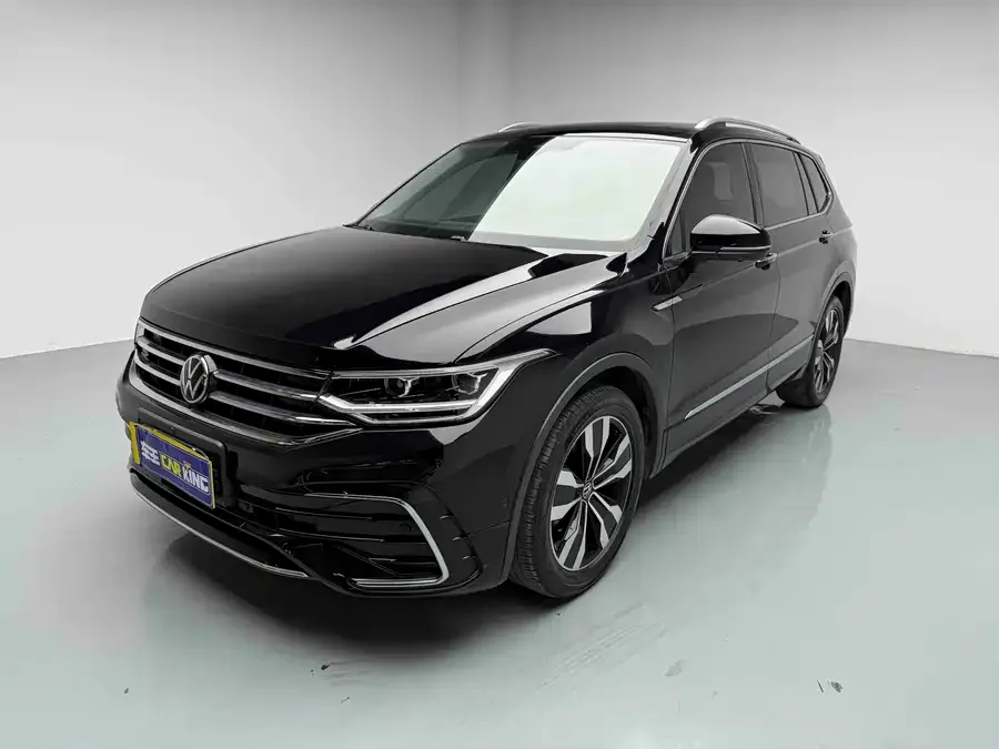 Volkswagen Tiguan L Tiguan L 2022 330TSI Automatic 2WD R-Line Enjoy Edition 2022 — фото 1, купить с доставкой в Москву