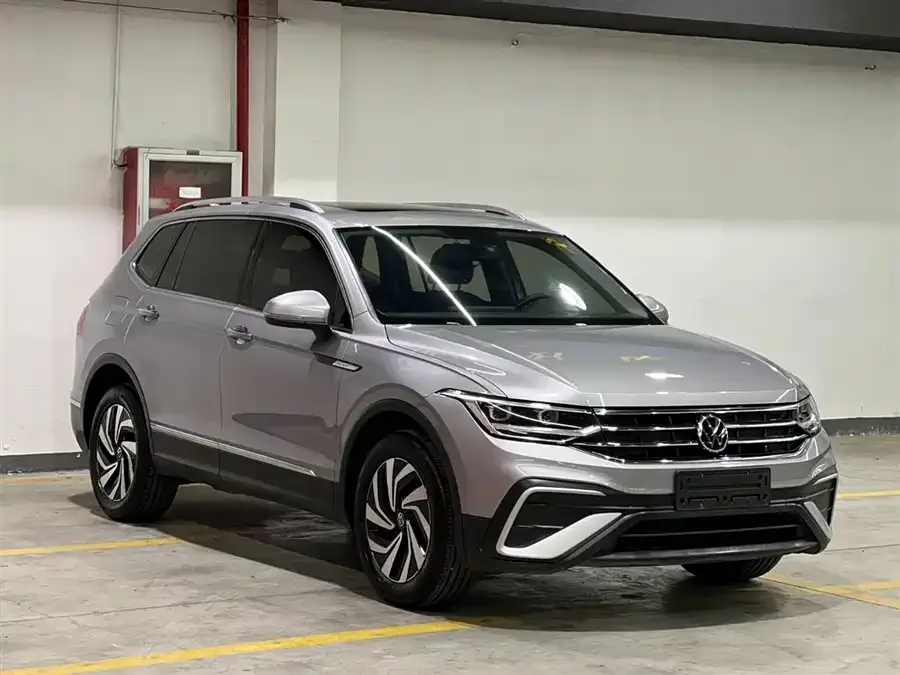 Volkswagen Tiguan L Tiguan L 2023 280TSI Automatic 2WD Trendy Limited Edition 2022 — миниатюра 3