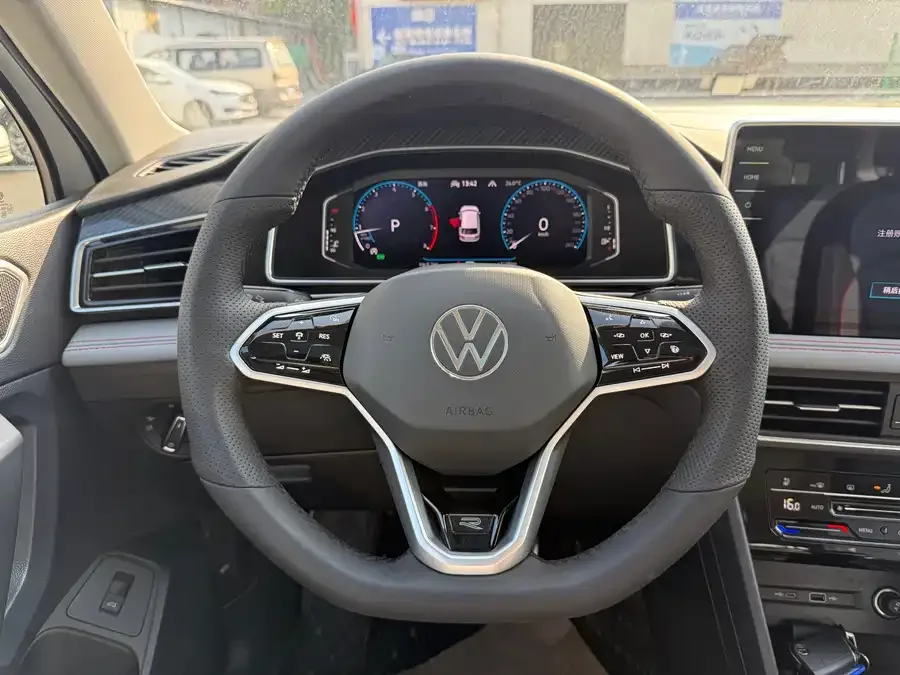 Volkswagen Tiguan L Tiguan L 2022 380TSI automatic four-wheel drive R-Line flagship version 7 seats 2022 — миниатюра 4