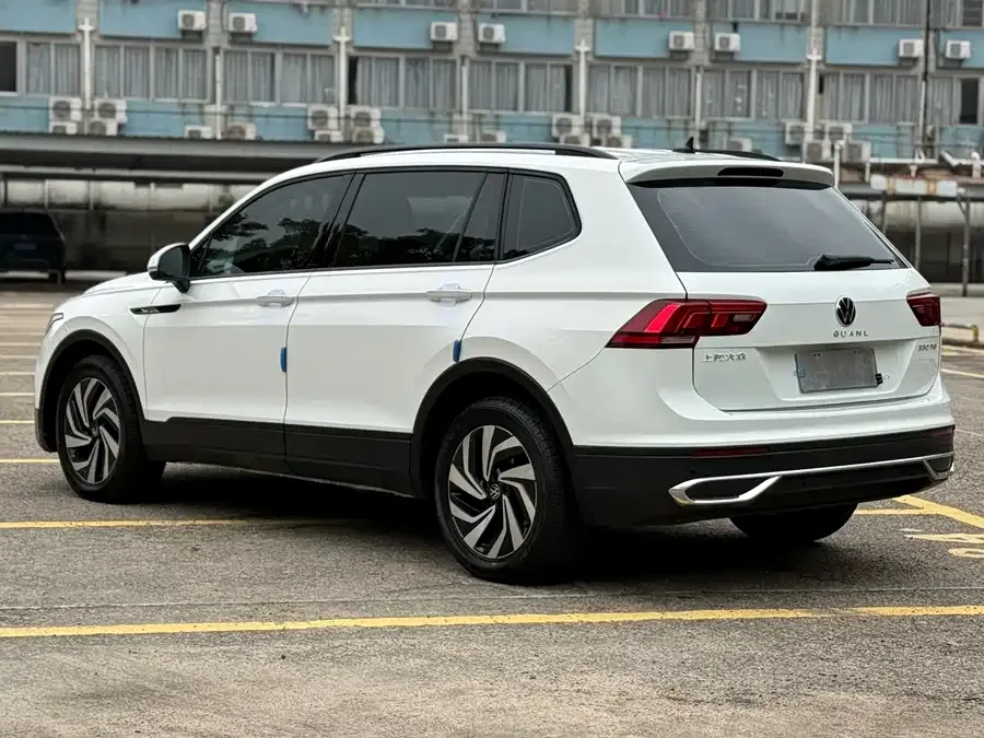 Volkswagen Tiguan L Tiguan L 2022 330TSI Automatic 2WD Comfort Edition 2022 — миниатюра 2