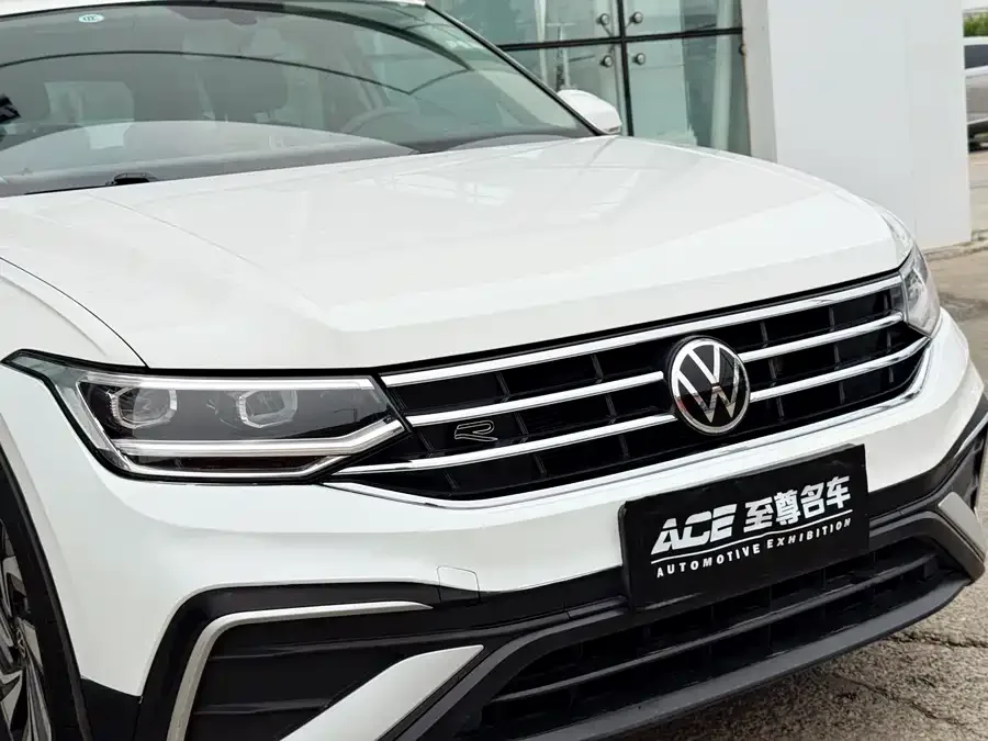 Volkswagen Tiguan L Tiguan L 2022 330TSI Automatic 2WD Comfort Edition 2022 — миниатюра 4