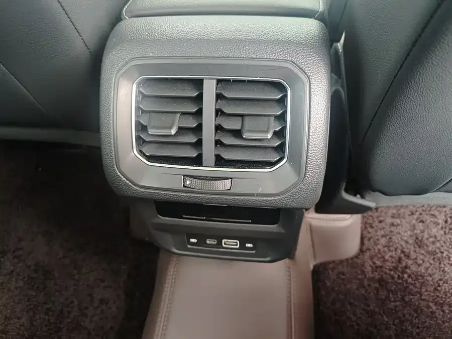Volkswagen Tiguan L Tiguan L 2023 330TSI Automatic 2WD R-Line Enjoy Edition 2023 — миниатюра 4