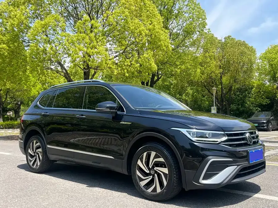 Volkswagen Tiguan L Tiguan L 2023 330TSI Automatic 2WD Smart Edition 2023 — миниатюра 3