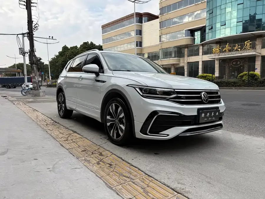 Volkswagen Tiguan L Tiguan L 2023 330TSI Automatic 2WD R-Line Enjoy Edition 2023 — миниатюра 3