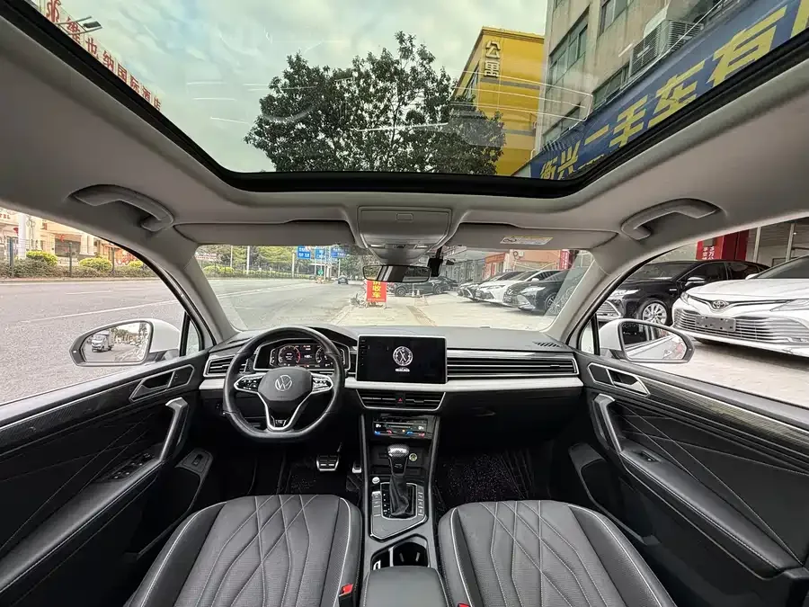Volkswagen Tiguan L Tiguan L 2023 330TSI Automatic 2WD R-Line Enjoy Edition 2023 — миниатюра 5