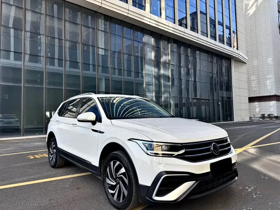 Volkswagen Tiguan L Tiguan L 2022 330TSI Automatic 2WD Smart Edition 2023 — миниатюра 3
