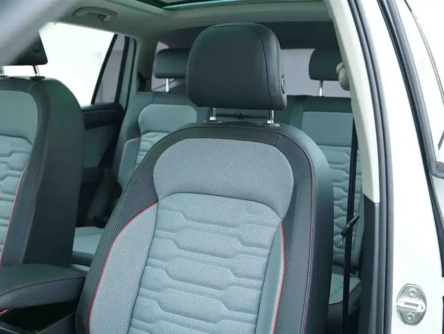 Volkswagen Tiguan L Tiguan L 2023 facelift 380TSI automatic four-wheel drive R-Line flagship version 7 seats 2024 — миниатюра 4