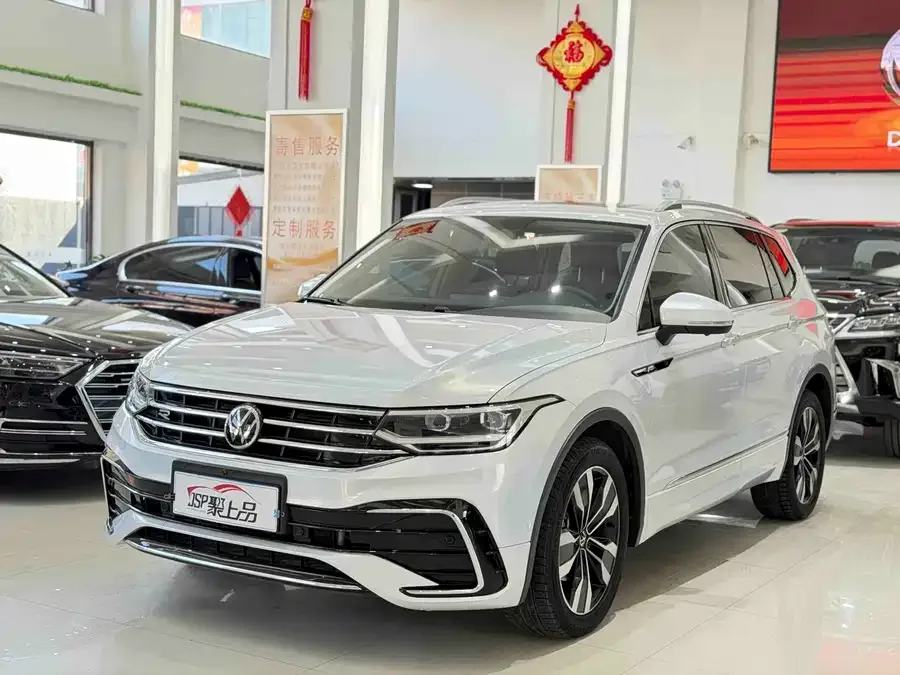 Volkswagen Tiguan L Tiguan L 2022 330TSI Automatic 2WD R-Line Enjoy Edition 2022 — фото 1, купить с доставкой в Москву