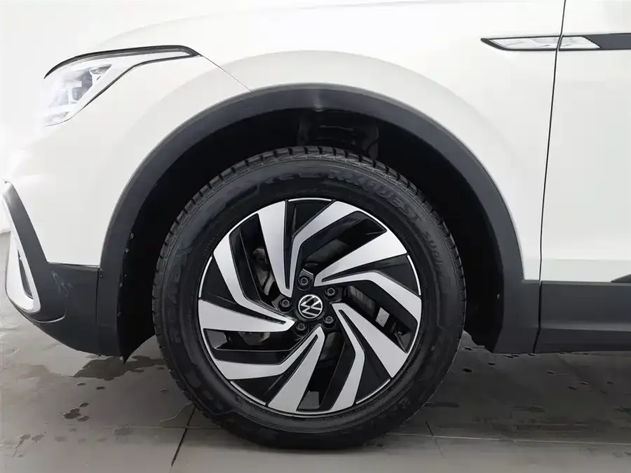 Volkswagen Tiguan L Tiguan L 2022 330TSI Automatic 2WD Comfort Edition 2022 — миниатюра 5