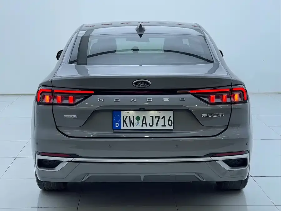 Ford Mondeo 2022 Mondeo EcoBoost 245 Fashion Edition 2023 — миниатюра 2
