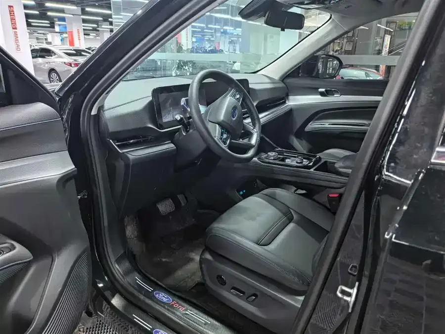 Ford Lingrui 2025 EcoBoost 170 Platinum Edition 2025 — миниатюра 4