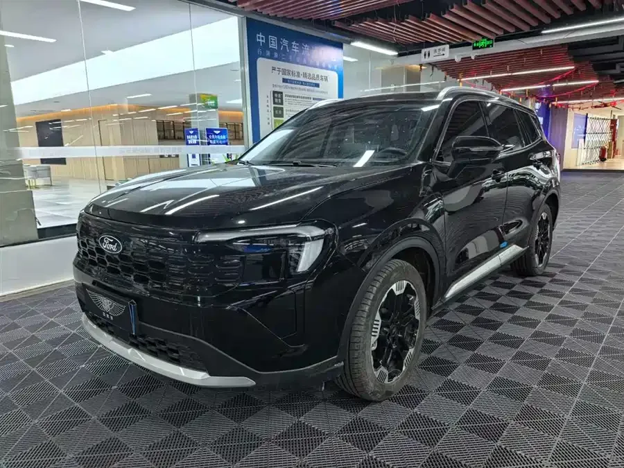 Ford Lingrui 2025 EcoBoost 170 Platinum Edition 2025 — фото 1, купить с доставкой в Москву