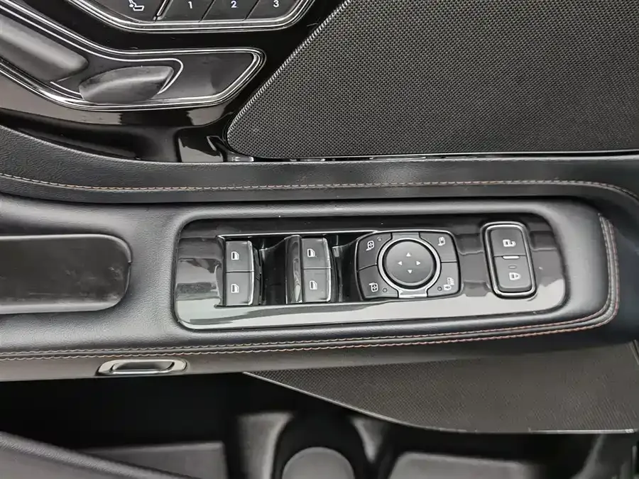 Lincoln Aviator Aviator 2023 3.0T V6 4WD Premium Cruise Edition 6 Seaters 2024 — миниатюра 3