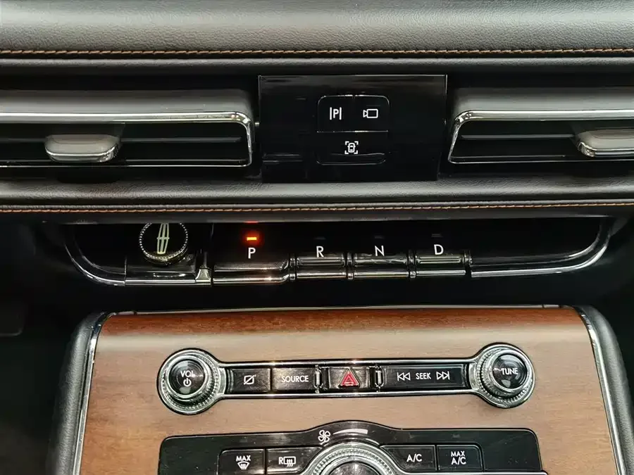 Lincoln Aviator Aviator 2023 3.0T V6 4WD Premium Cruise Edition 6 Seaters 2024 — миниатюра 4
