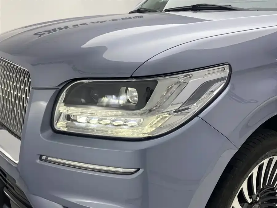 Lincoln Navigator Navigator 2020 3.5T President Series 2023 — миниатюра 3