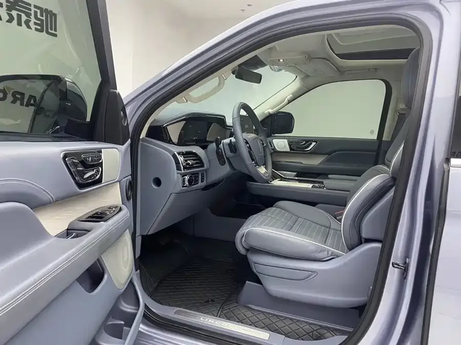 Lincoln Navigator Navigator 2020 3.5T President Series 2023 — миниатюра 5