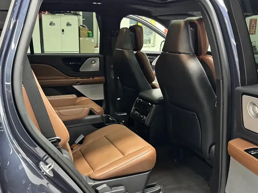 Lincoln Aviator Aviator 2021 3.0T V6 four-wheel drive executive version 2022 — миниатюра 4