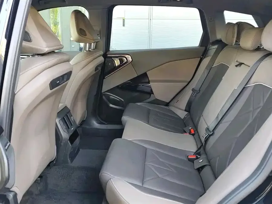 BMW X3 2025 xDrive30L Leading M Sports Package 2025 — миниатюра 3