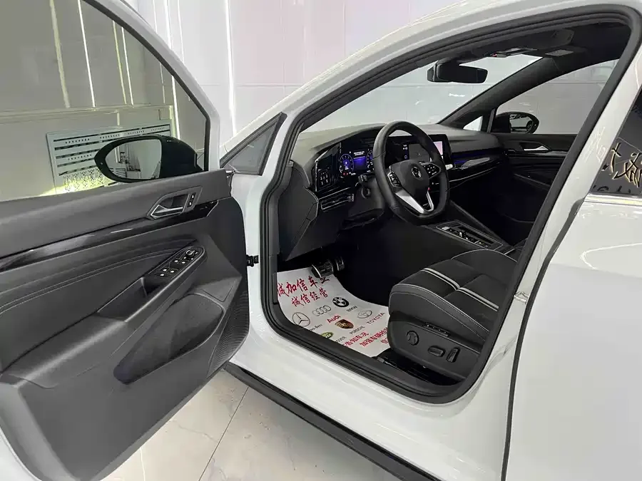 Volkswagen golf Golf 2021 280TSI DSG R-Line 2022 — миниатюра 4