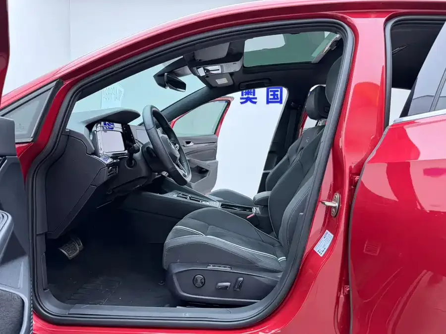 Volkswagen golf Golf 2021 280TSI DSG R-Line 2022 — миниатюра 2