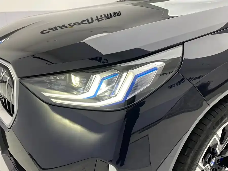 BMW X3 2025 xDrive30L Premium M Sport Night Edition 2025 — миниатюра 3