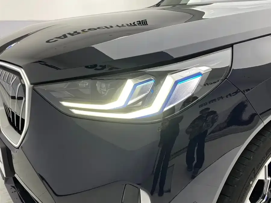 BMW X3 2025 xDrive30L Premium M Sport Night Edition 2025 — миниатюра 3