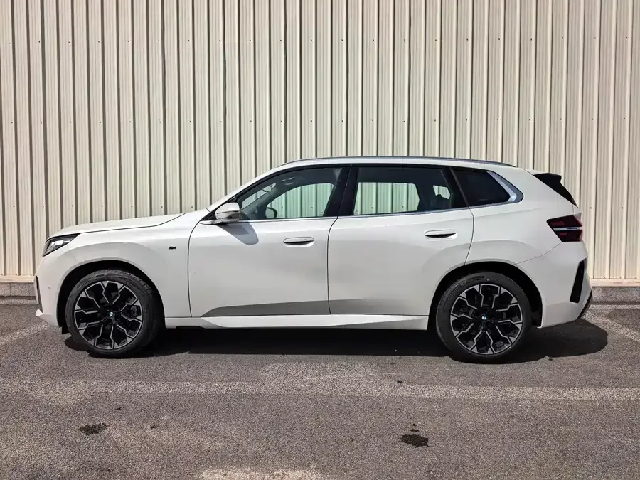 BMW X3 2025 xDrive30L Leading M Sports Package 2025 — миниатюра 2