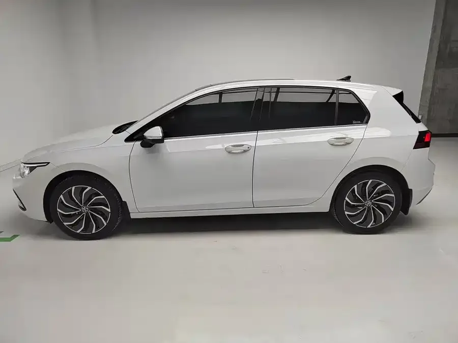 Volkswagen Golf Golf 2023 280TSI DSG Pro 2024 — миниатюра 3