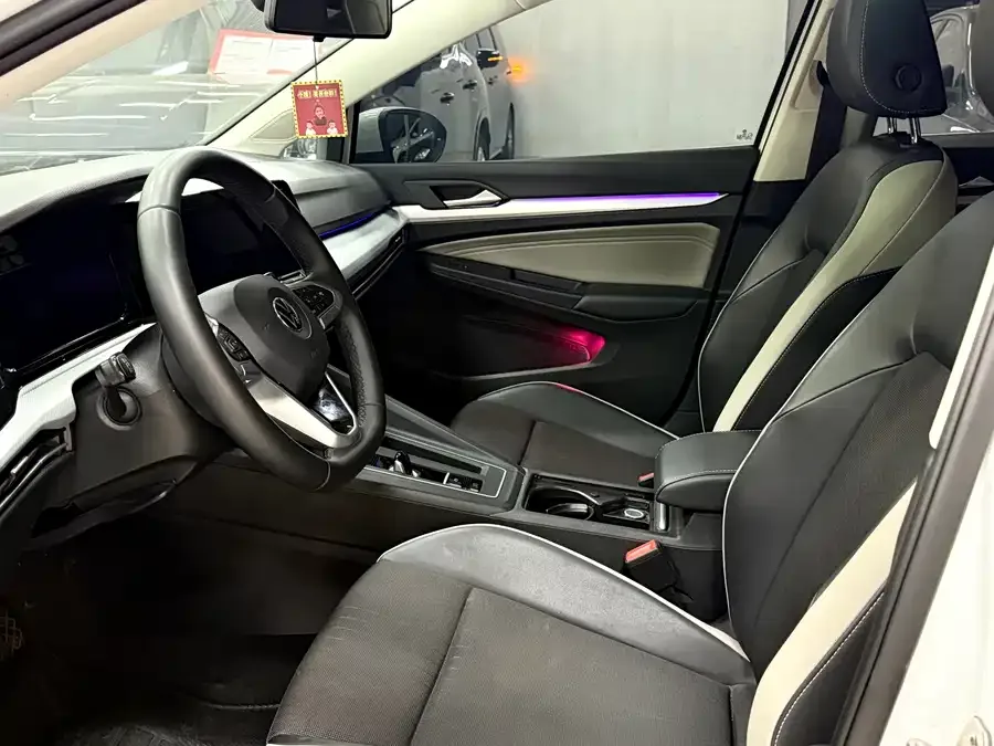 Volkswagen golf Golf 2023 280TSI DSG Pro 20th Anniversary Edition 2024 — миниатюра 3