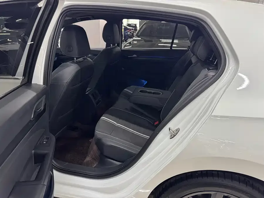 Volkswagen golf Golf 2023 280TSI DSG R-Line Lite 2023 — миниатюра 4