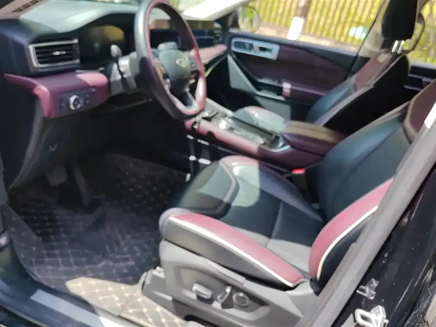 Ford Explorer Explorer 2023 EcoBoost 285 4WD Titanium Edition 7 Seaters 2024 — миниатюра 3