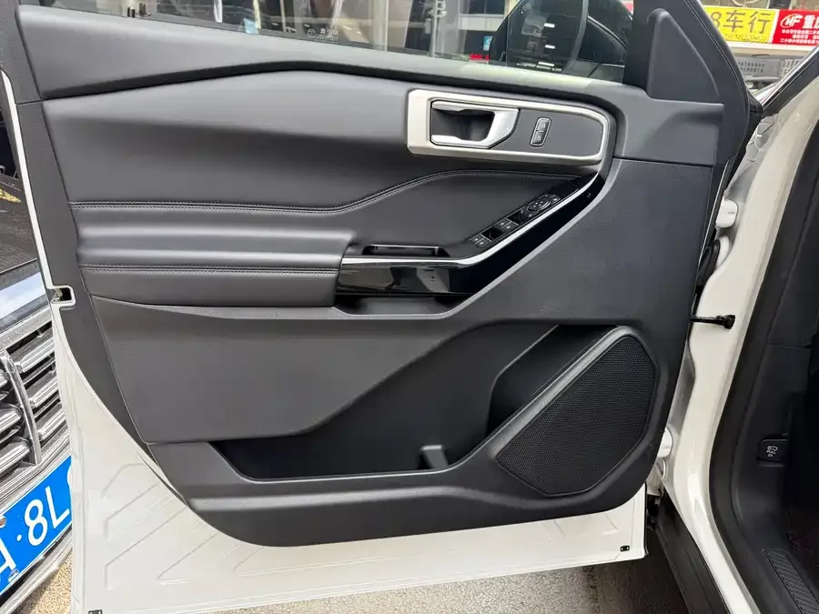 Ford Explorer Explorer 2020 EcoBoost 285 4WD Fashion Edition 6 Seaters 2022 — миниатюра 4