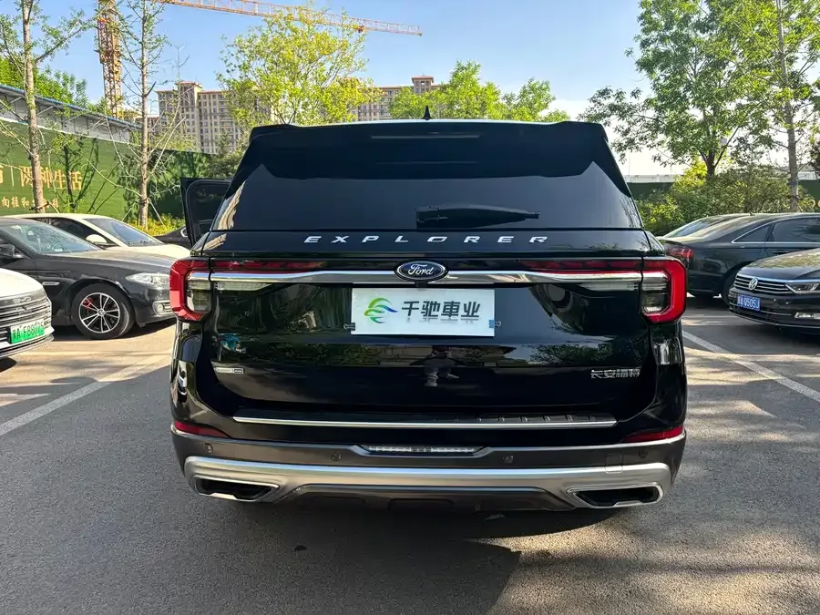 Ford Explorer Explorer 2023 EcoBoost 285 4WD Titanium Edition 7 Seaters 2023 — миниатюра 5