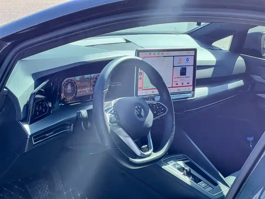 Volkswagen golf Golf 2025 facelift 300TSI R-Line 2025 — миниатюра 4