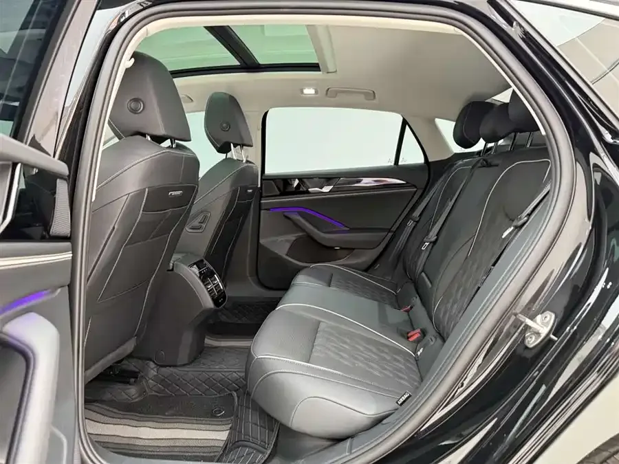 Volkswagen Magotan Magotan 2024 380TSI DSG Premium Edition Big Magotan Package 2025 — миниатюра 5