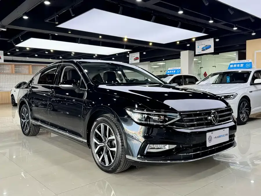 Volkswagen Magotan Magotan 2020 330TSI DSG Leading Edition 2022 — миниатюра 3