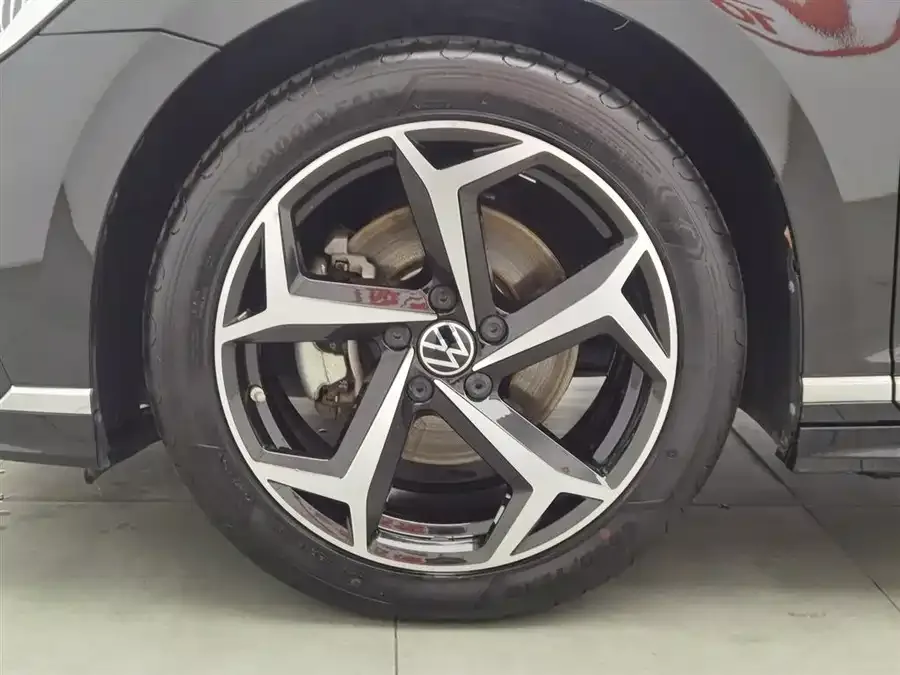 Volkswagen Magotan Magotan 2023 2 million commemorative edition 330TSI DSG luxury model 2022 — миниатюра 5
