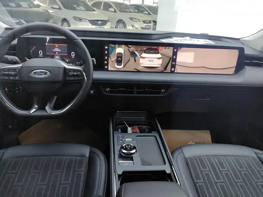 Ford Mondeo 2023 Mondeo EcoBoost 245 Luxury 2024 — миниатюра 4